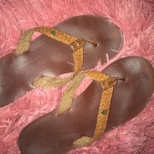 Roxy sandals